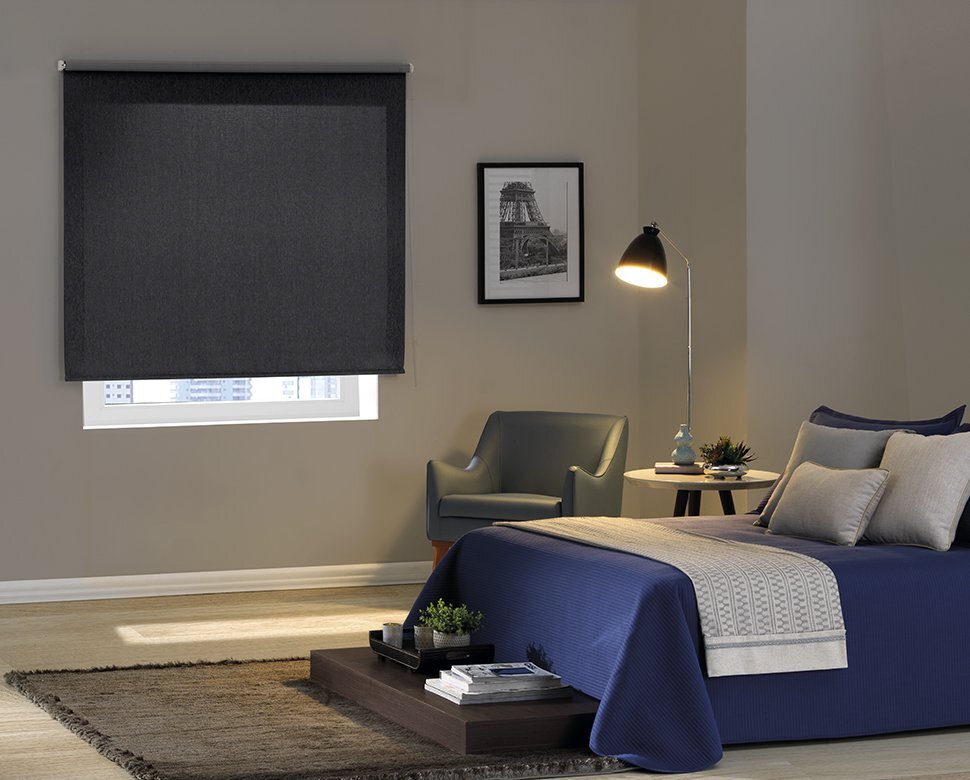As cortinas rolôs são ótimas opções para ambientes compactos, escritórios e decorações 